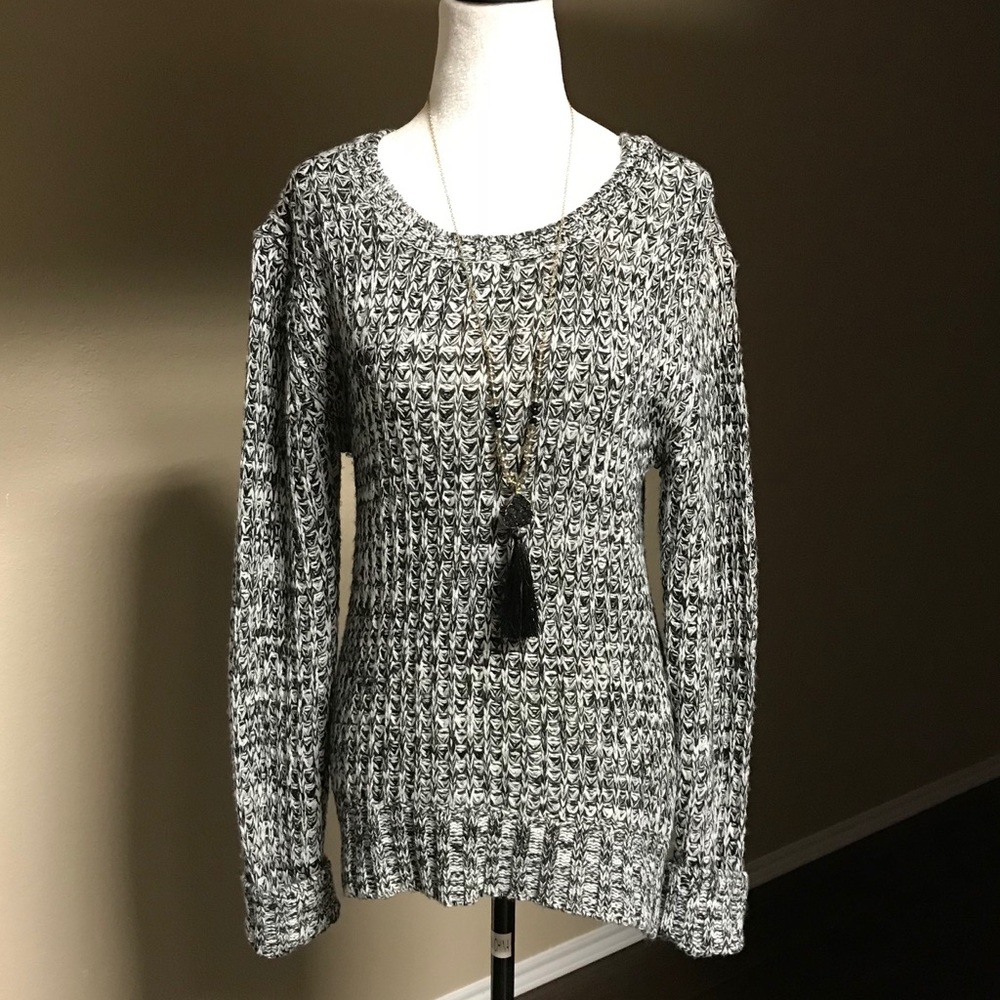GRAY SWEATER ONLY!!! GRAY SWEATER ONLY!!!!